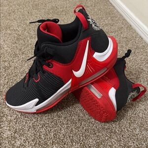 💥GUC💥 Nike LeBron Witness 7 (Black/Red)